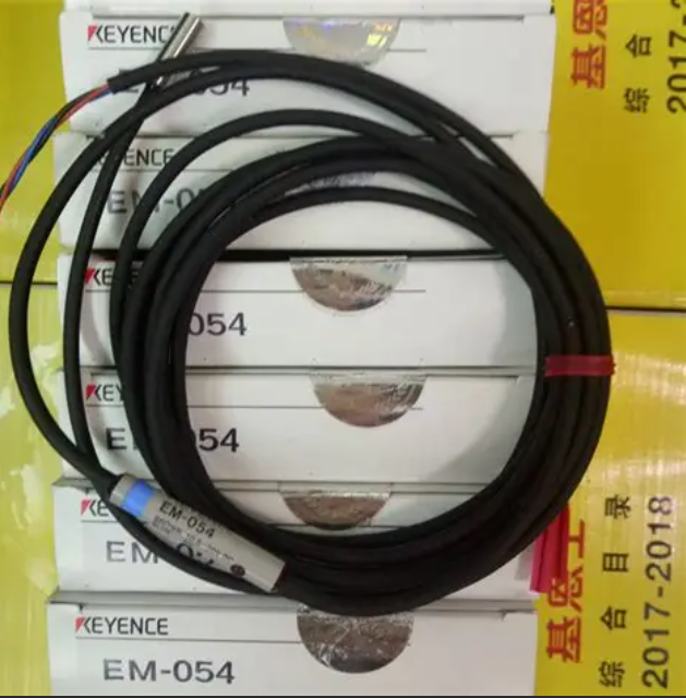 KEYENCE基恩士放大器继电器接近传感器EM-054型